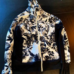 Lululemon Black Floral Activewear Jacket Size 6